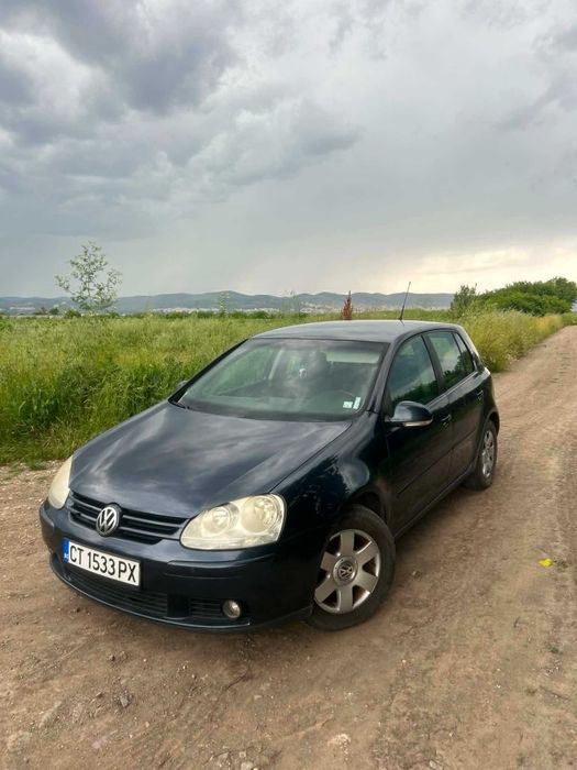 Автомобил VW Golf