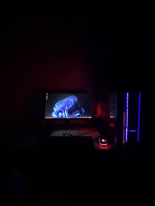 PC Gaming Performant + Monitor Curbat 75Hz + Periferice URGENT