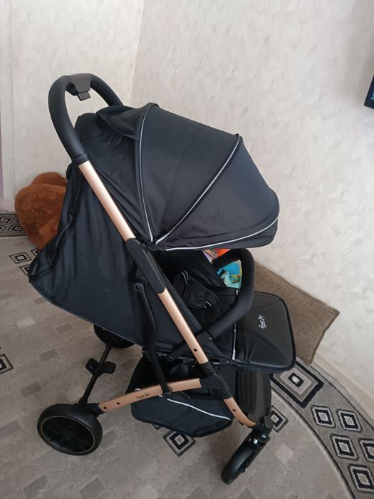 Коляска прогулочная