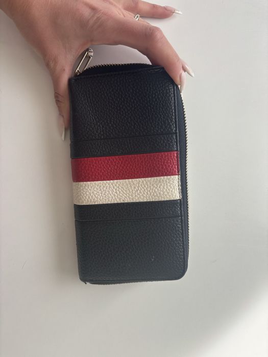 Потрмоне tommy hilfiger