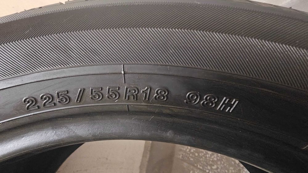 4бр летни гуми 225/55/18 Yokohama BluEarth E70 с много оставащ живот