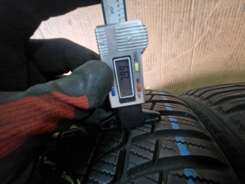 2 Bridgestone R17 225/45
зимни гуми DOT2417