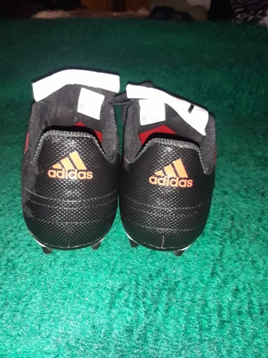 Бутонки АДИДАС .       .