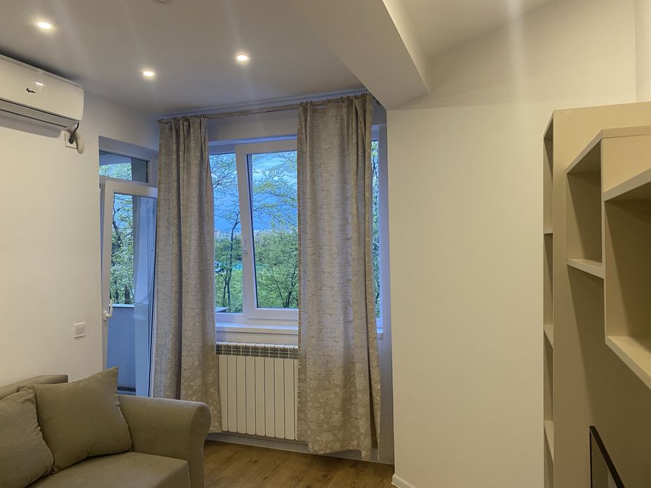 Inchiriez URGENT apartament 2 camere, complet mobilat si utilat, New Residence, str. Cooperativei, cu boxa pentru depozitare