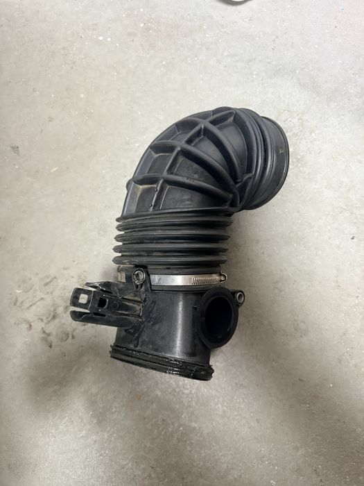 Въздуховод, филтърна кутия bmw g30 m550d  8575716