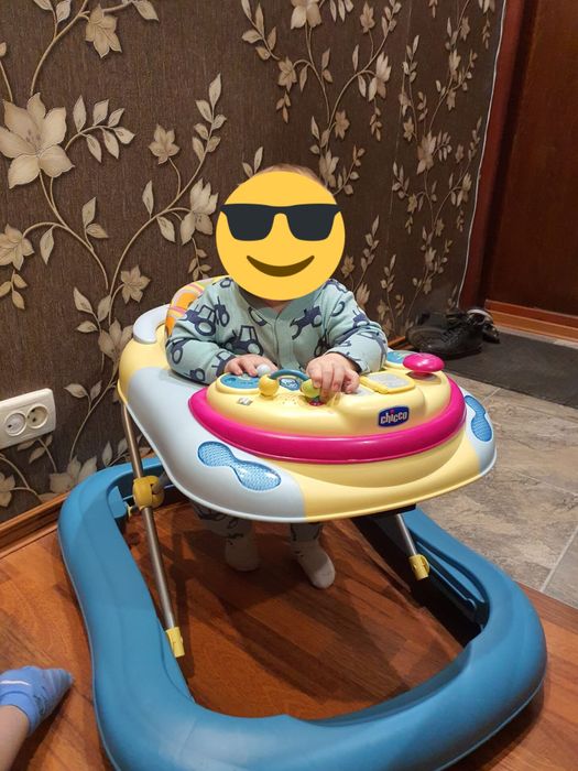 Продаю ходунки Chicco