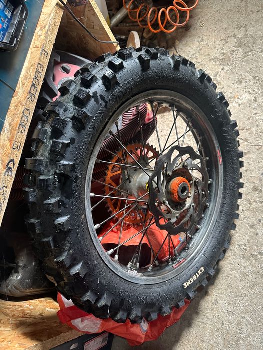 Set jenti 18,21 ktm 300 six days 2023
