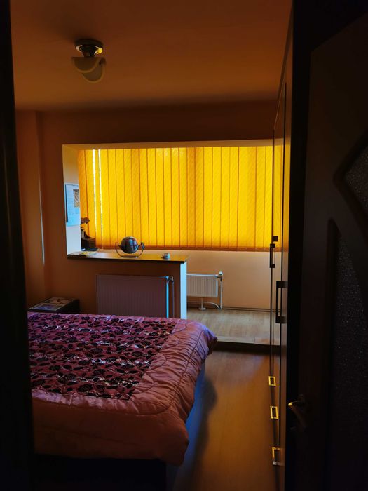 De vanzare apartament 3 camere