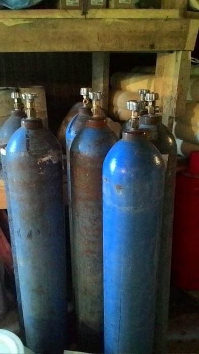 Продам кислородные баллоны