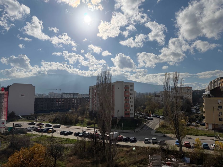 Нов обзаведен южен апартамент до НБУ и метро+подземен гараж за 2 коли