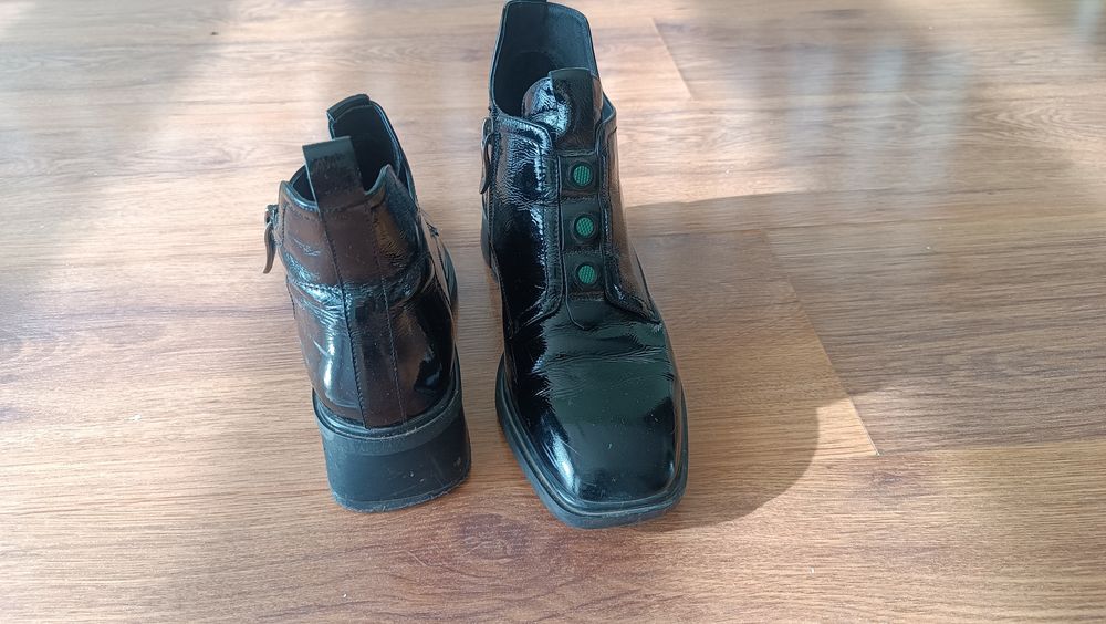 Осенние ботинки, Турция