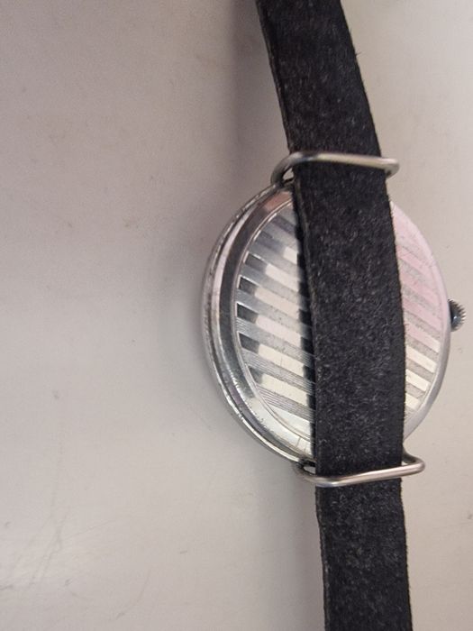 Часы Молния наручные