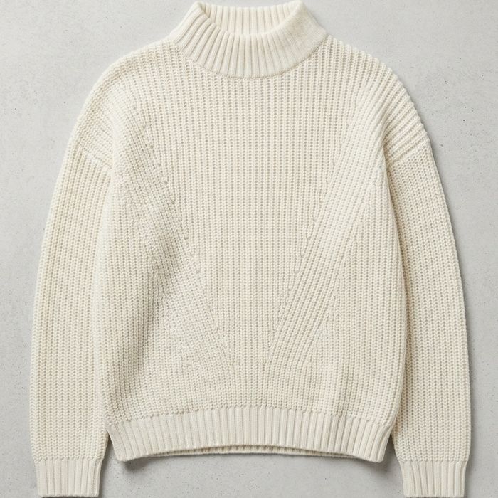 Все представленные вещи по 5000 тенге