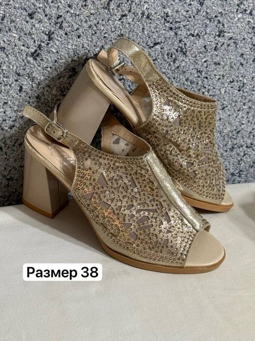 Б/у оёк кийимлар сотилади