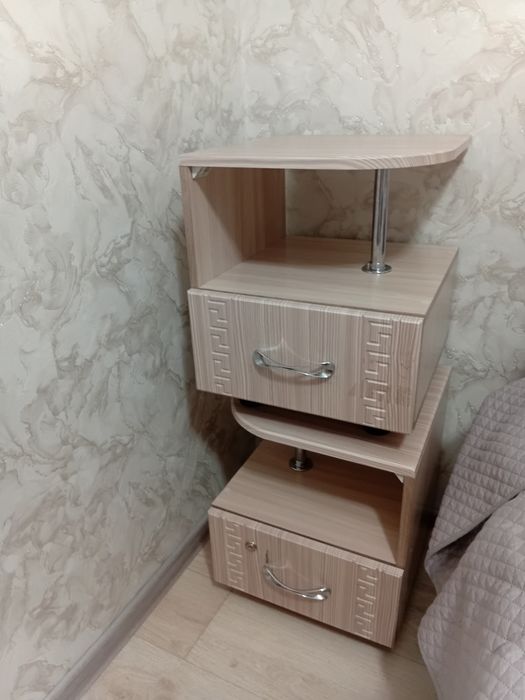 Продам дамский столик