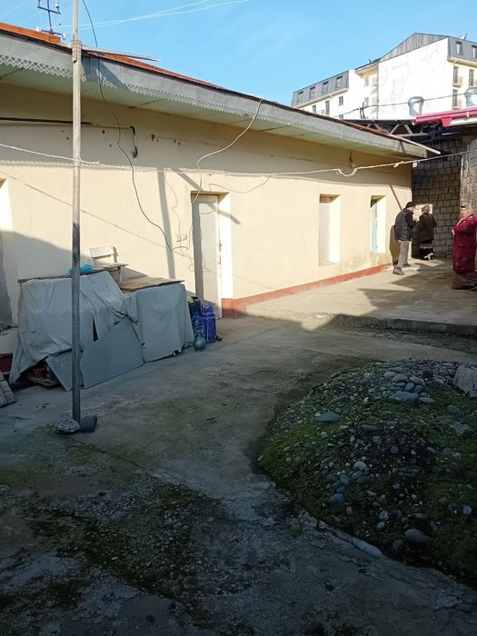 Sartepoda  hovli sotiladi