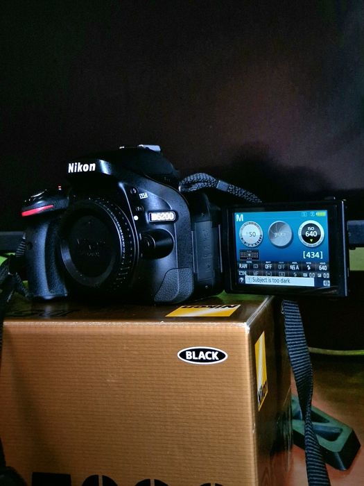 Nikon D5200 cu 2 obiective