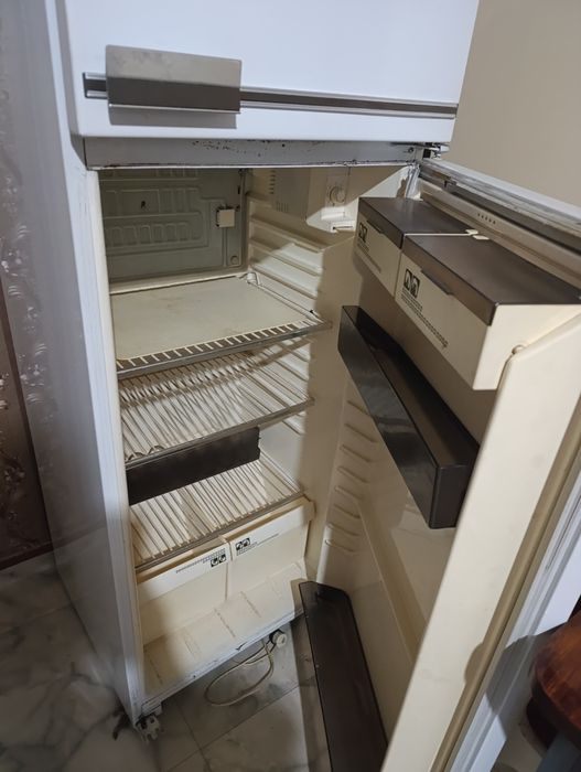 Холодильник Бирюса