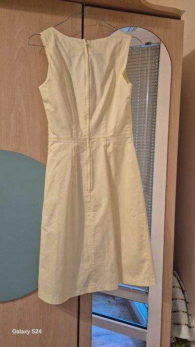 Продавам дамски рокли