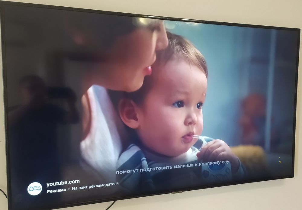 Очень большой смарт телевизор Samsung