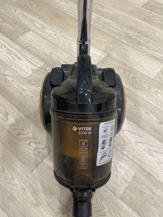 Продам пылесос Vitek 2200 w