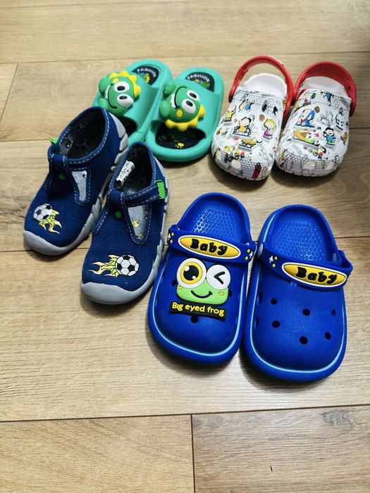 Крокс, пантофи и чехли