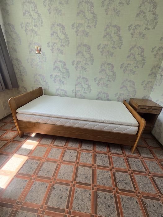 Продам  односпальную кровать
