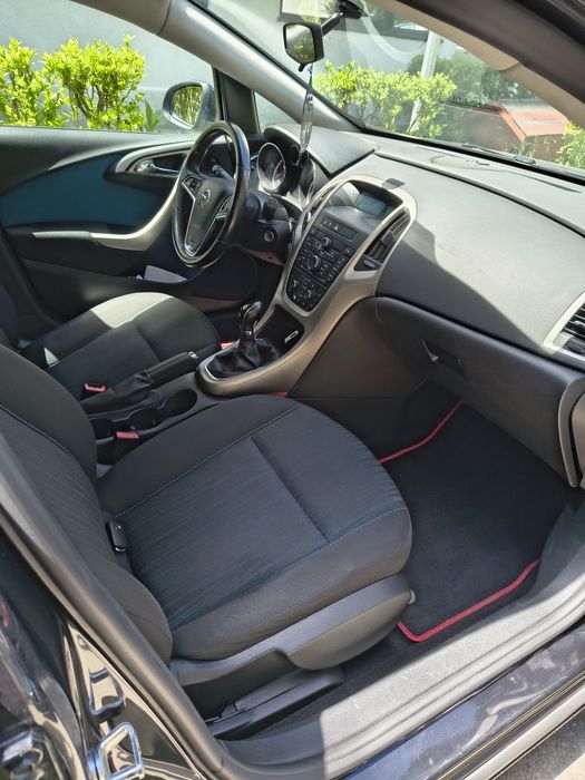 Opel Astra J 2011 1.4 i Euro 5