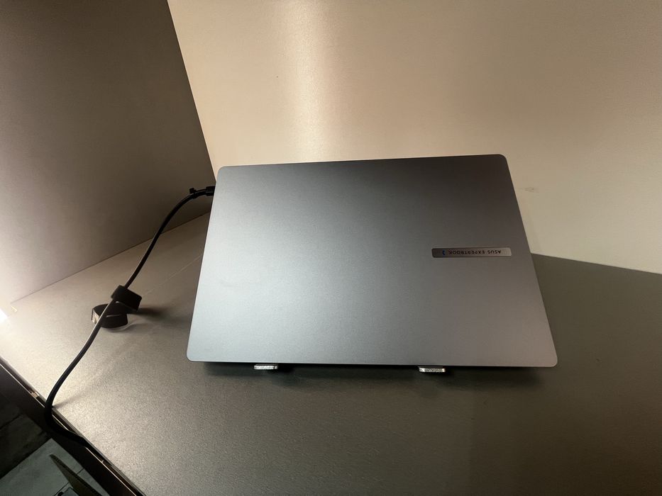 Asus ExpertBook