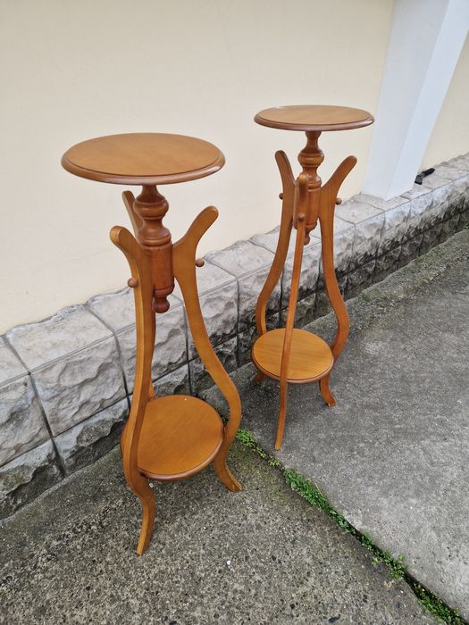 Чифт страхотни антикварни дървени високи масички