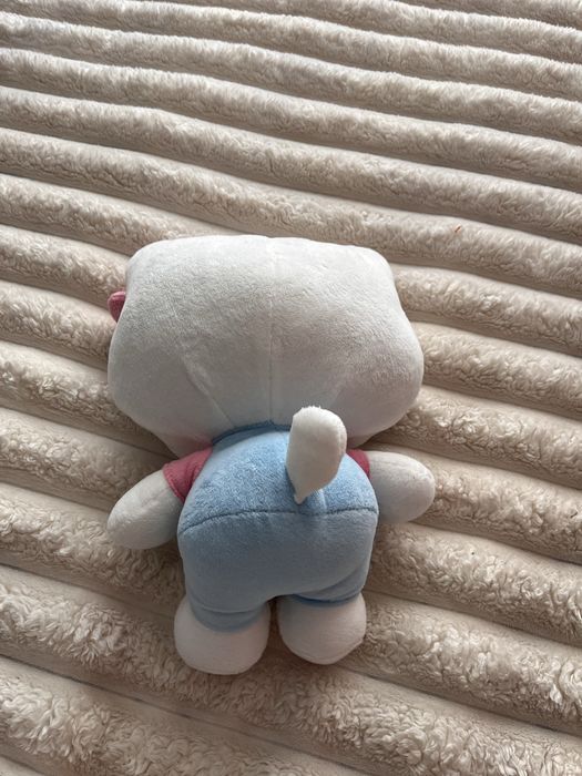 Plus hello kitty
