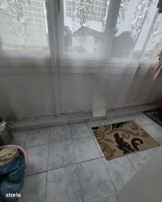 Apartament 3 camere decomandat, strada Mioriței