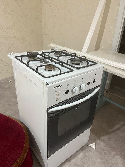Продам газ плиту