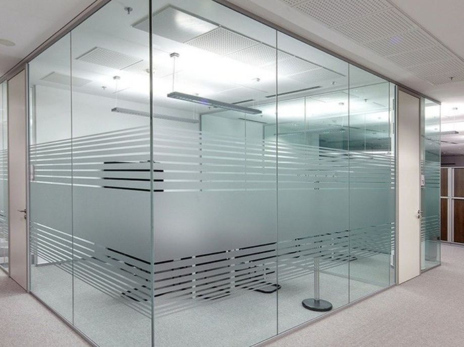 Каленное стекло. Перегародки, витражи, перила, козырьки. 38$ кв