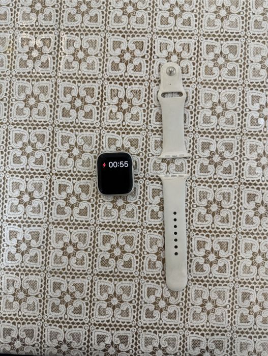 Продам apple watch series 8 45 mm