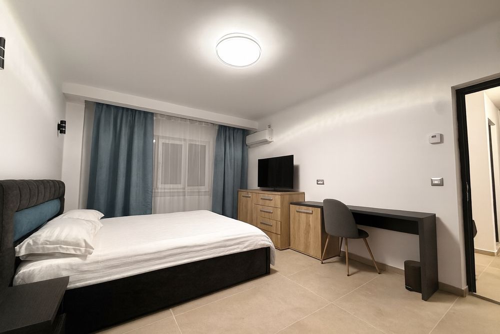 Inchiriez Garsoniera zona Rovine