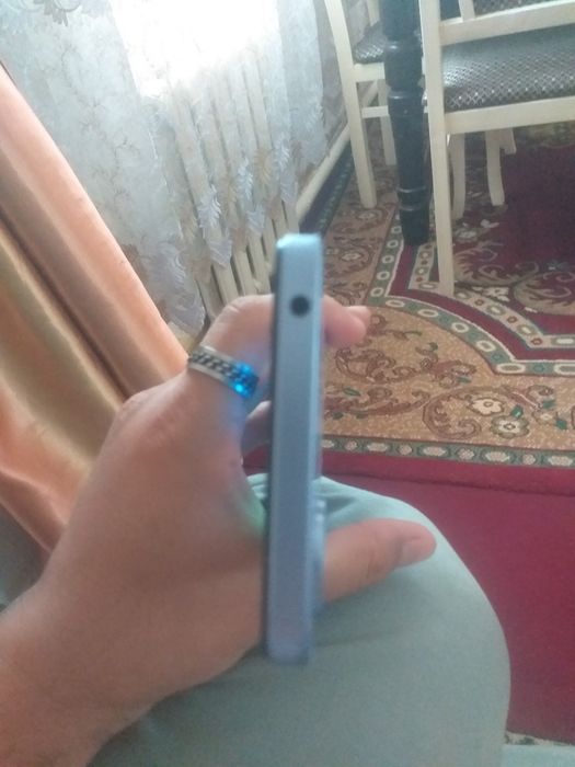 Телефон сатылады