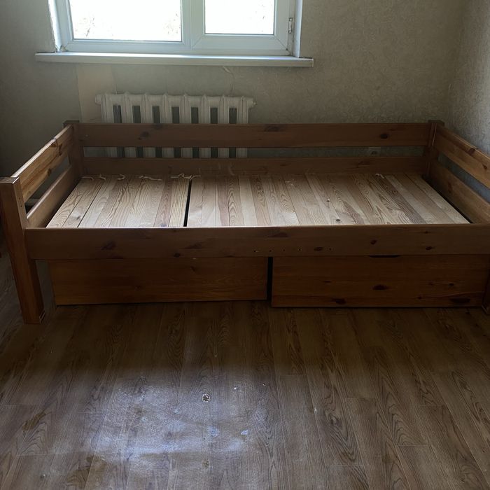 Продам кровать полуторка