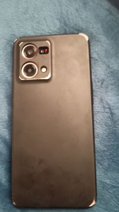 Продам телефон Oppo Reno 7