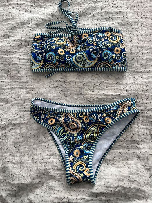 Бански - син цвят