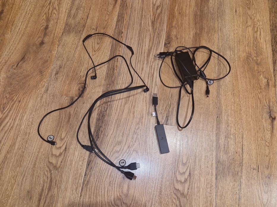 PS VR 1 комплект - джойстици + VR пушка