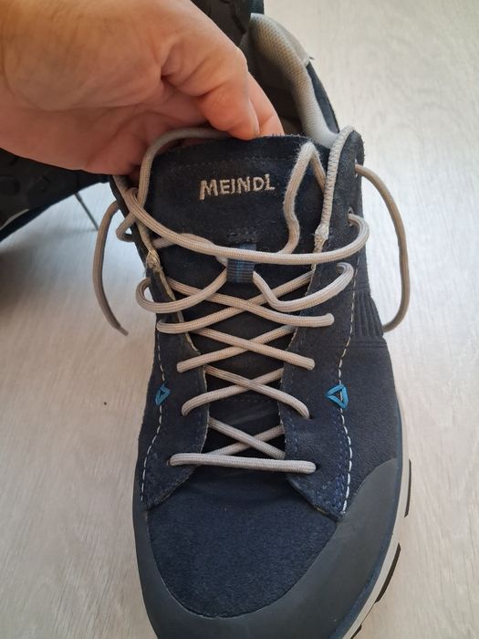 Vând Pantofi Piele intoarsa Meindl mărimea 44 bărbați