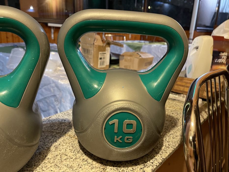 Kettlebell 10 kg+10 kg=20 kg noi made in Germany pret 80 ron buc.