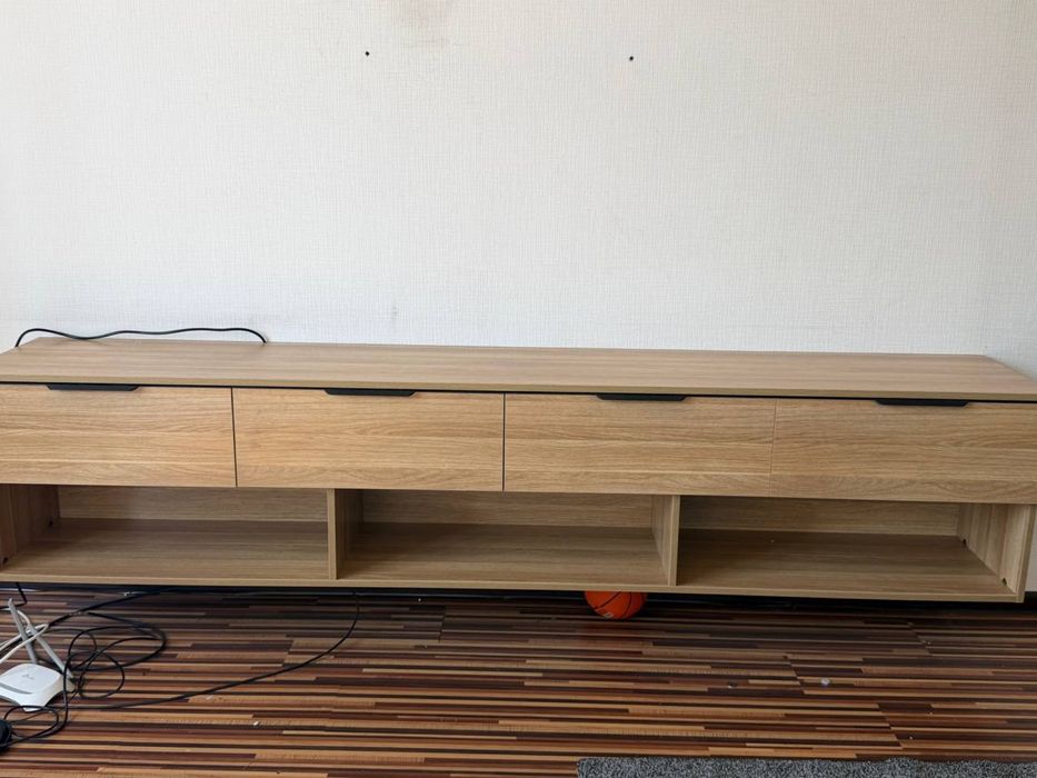 Комод и тумба под телевизор. В идеальном сосотянии. Почти новый