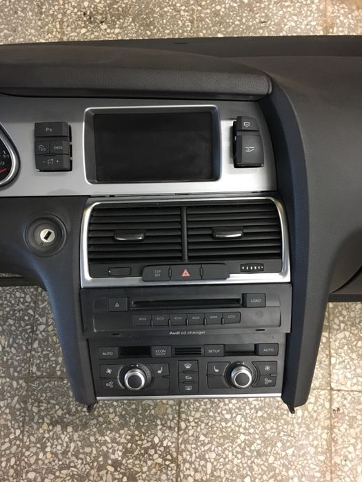 Audi Q7 4L арматурно табло