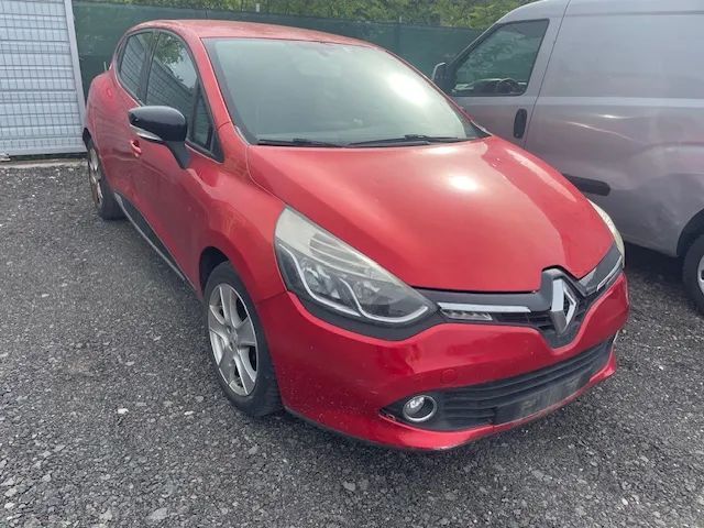 Dezmembrez Renault Clio 4 2013 1.5 DCI 75 cp