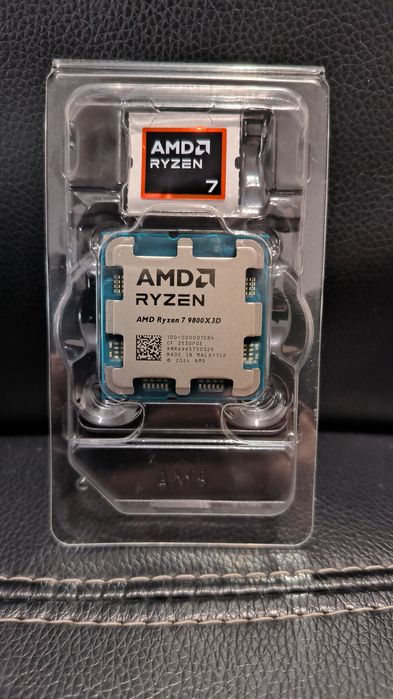 Procesor AMD Ryzen 7 9800X3D nou