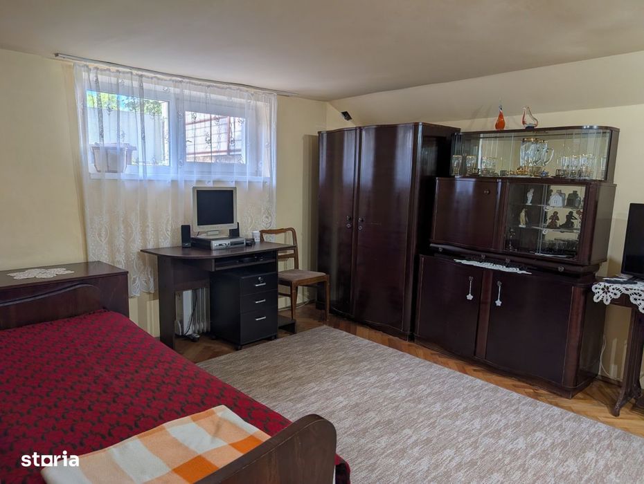 De vanzare casa in curte comuna- zona Papiu