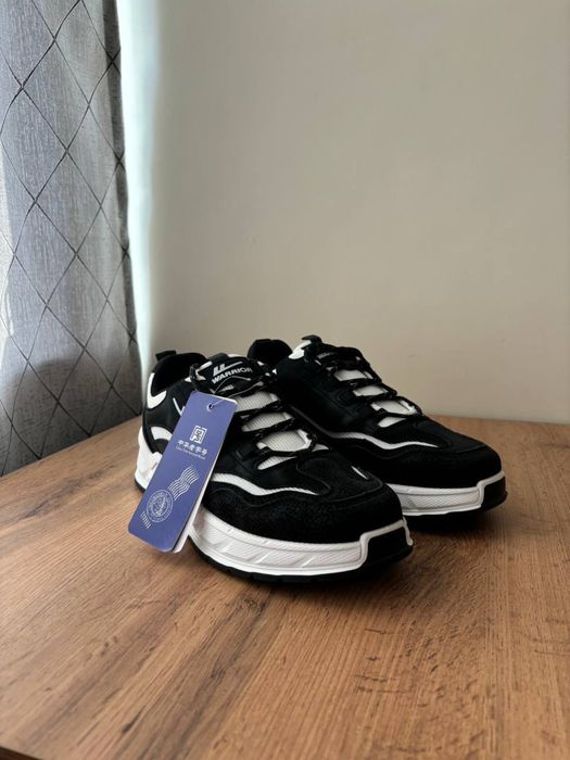 2 пары Кроссовок