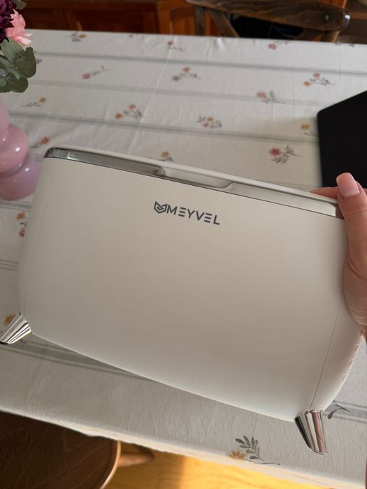 Холодильник для косметики новый